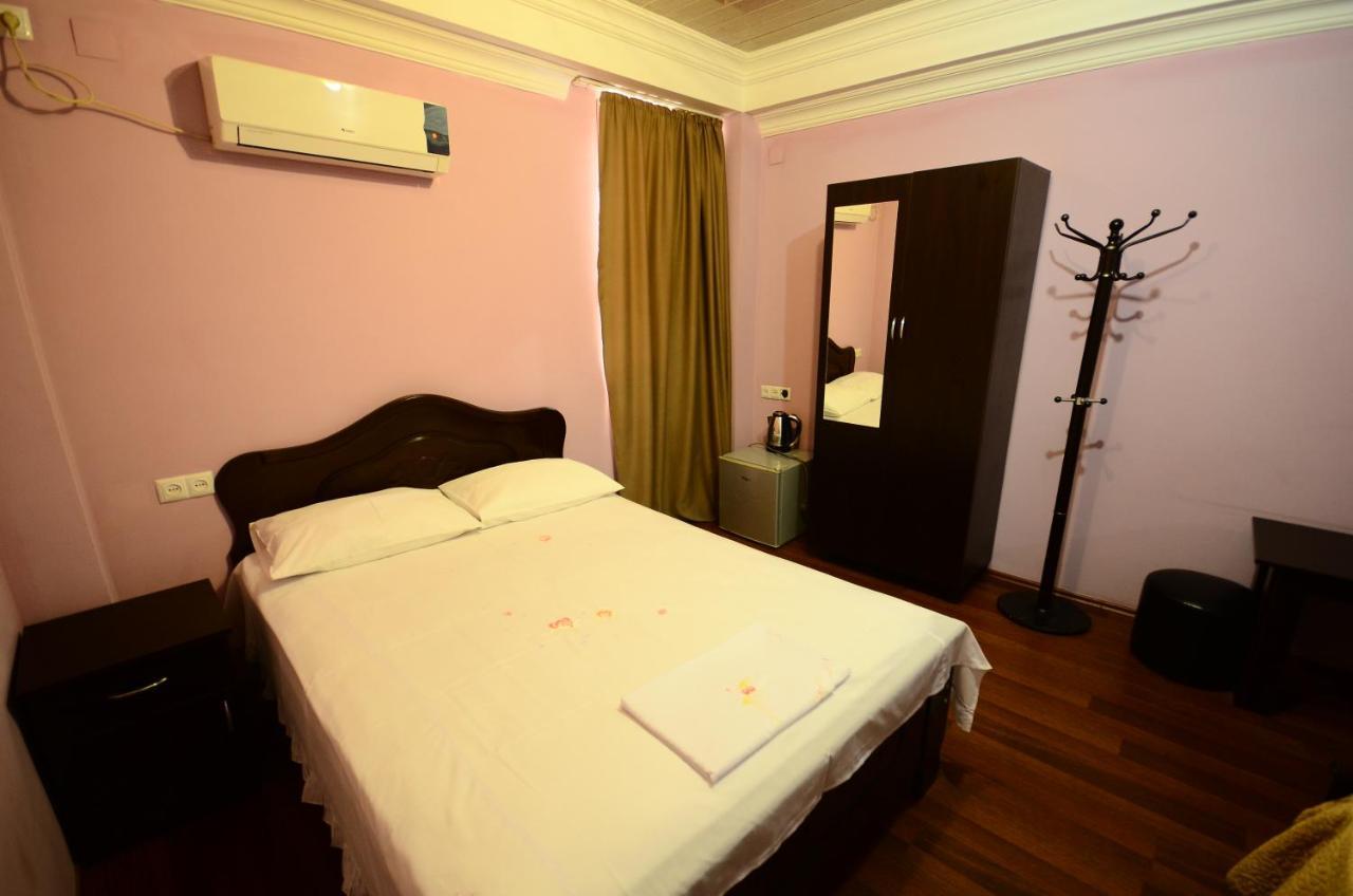 Hotel Peria バトゥーミ エクステリア 写真