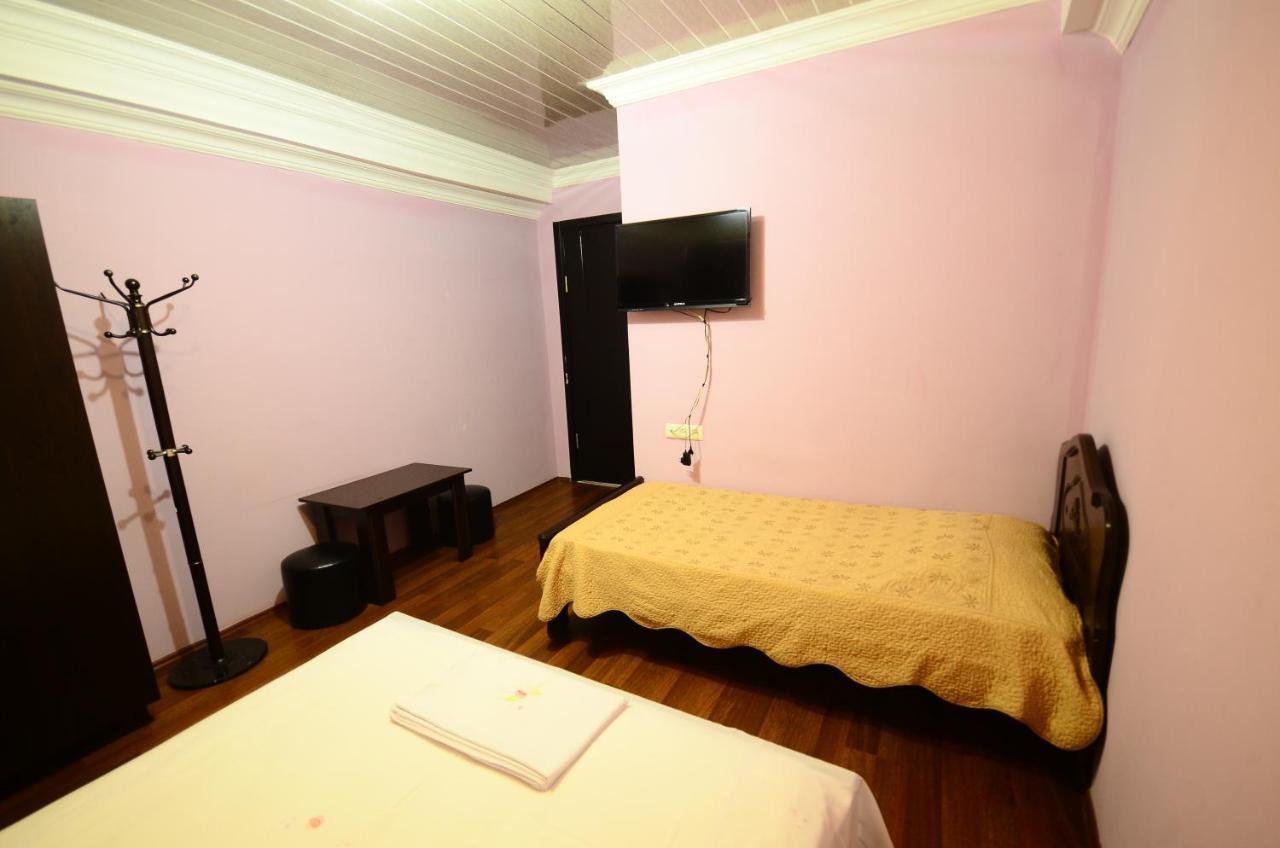 Hotel Peria バトゥーミ エクステリア 写真